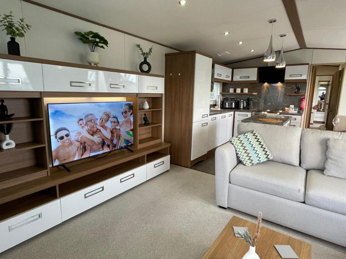 Golden Anchor - The Milano - Coastal Caravan Breaks Chapel St. Leonards Exterior foto