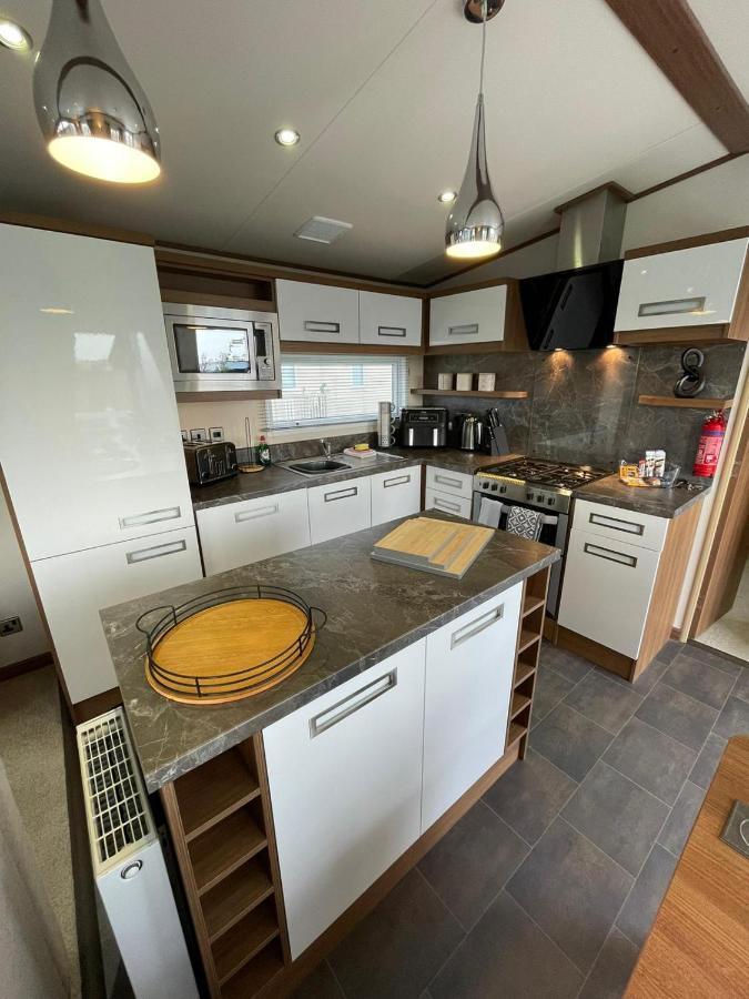 Golden Anchor - The Milano - Coastal Caravan Breaks Chapel St. Leonards Exterior foto