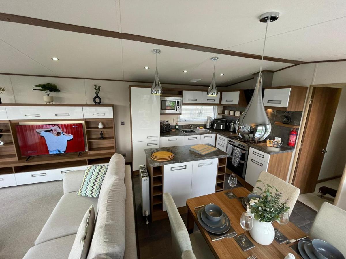Golden Anchor - The Milano - Coastal Caravan Breaks Chapel St. Leonards Exterior foto